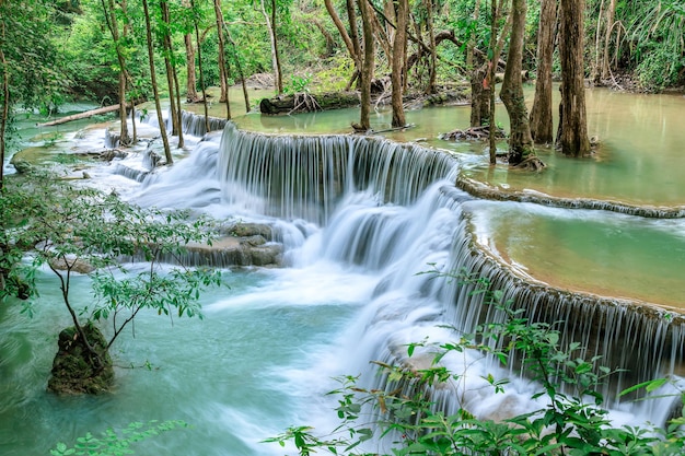 Wodospad Huai Mae Khamin poziom 6 Park Narodowy Khuean Srinagarindra Kanchanaburi Tajlandia