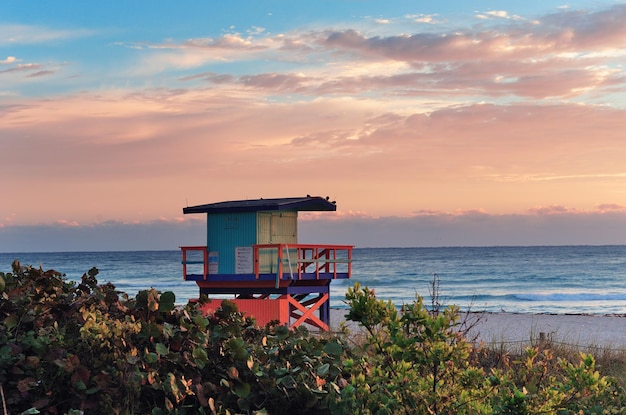 Bezpłatne zdjęcie wschód słońca w miami south beach