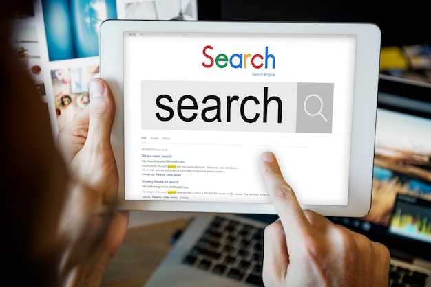 Wyszukiwanie online na tablecie