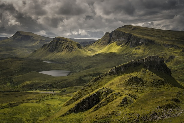 Wzgórza Szkocji w pochmurny dzień