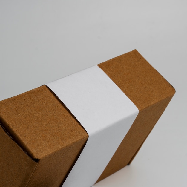 Bezpłatne zdjęcie wzór makiety pudełka z wytłoczonym paskiem brzucha