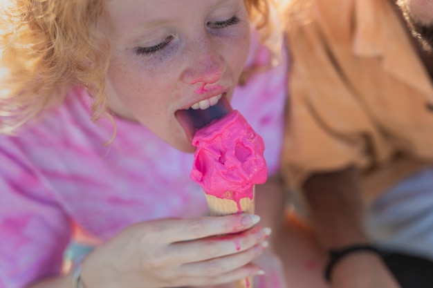 Zakończenie szczęśliwa dziewczyna z lody