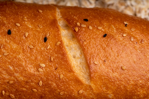 Zakończenie widok makowi ziarna na baguette