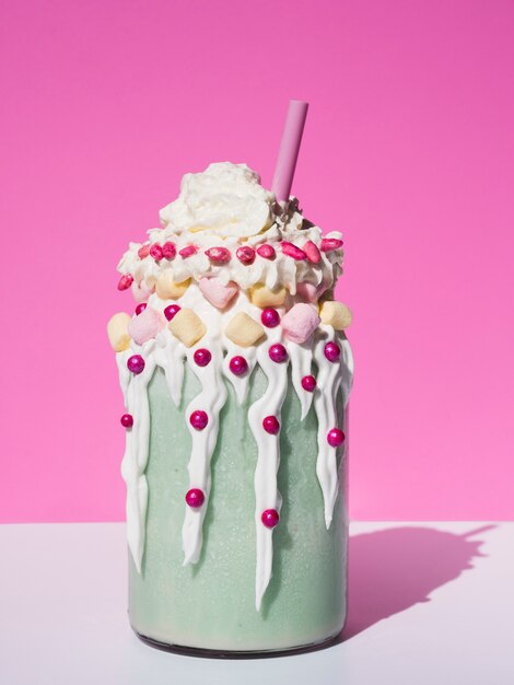 Zakończenie widok milkshake z marshmallow