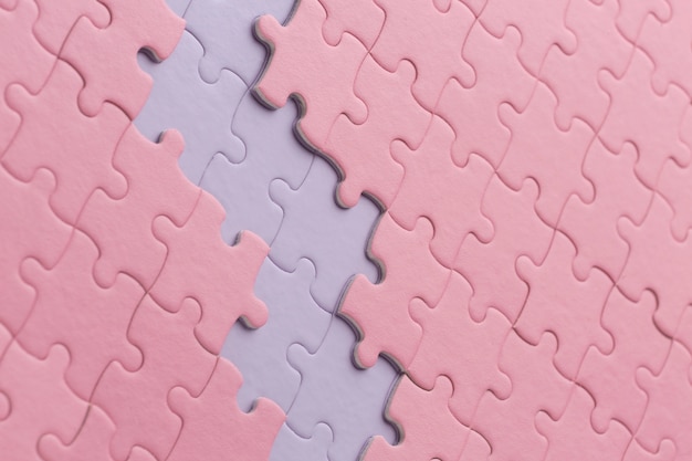 Zamknij się na tle puzzli