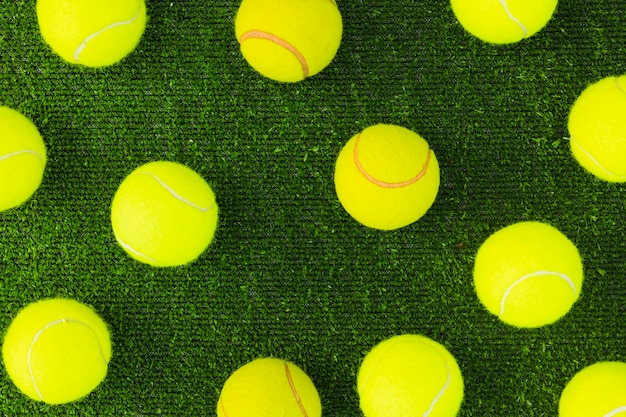 Zasięrzutny Widok Zielone Tenisowe Piłki Na Murawie