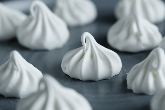 Bezpłatne zdjęcie zbliżenie domowe białe merengue baiser.