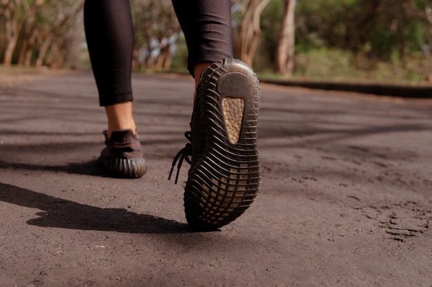 Bezpłatne zdjęcie zbliżenie na buty do biegania. bali