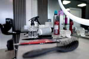 Bezpłatne zdjęcie zbliżenie na instrumenty w sklepie fryzjerskim