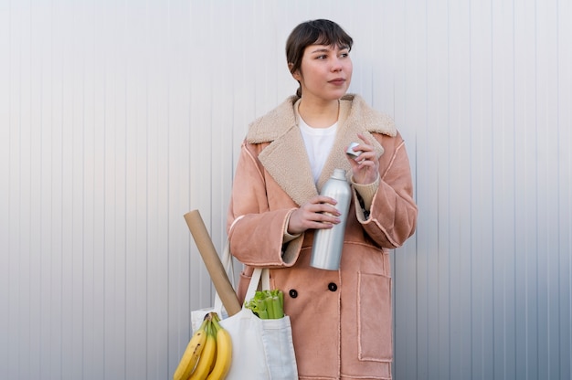 Zbliżenie na pojemniki na żywność zero waste