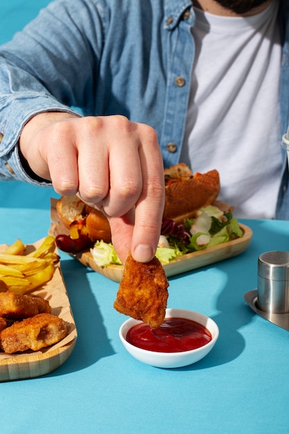 Zbliżenie na pyszny posiłek typu fast food