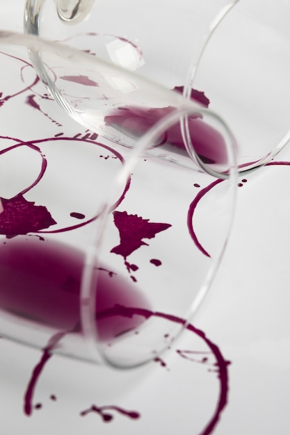 Bezpłatne zdjęcie zbliżenie na szczegóły plamy wina