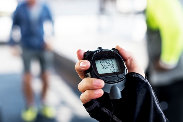 Bezpłatny plik Zdjęcie zbliżenie ręki mienia stopwatch