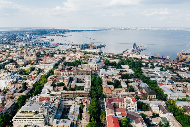 Bezpłatny plik Zdjęcie zdjęcia lotnicze starego miasta, portu i przystani.