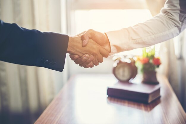 Zespół Business handshake sukces.