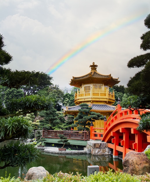 Bezpłatne zdjęcie złota pagoda w nan lian garden