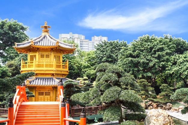 Bezpłatne zdjęcie złota pagoda w nan lian garden