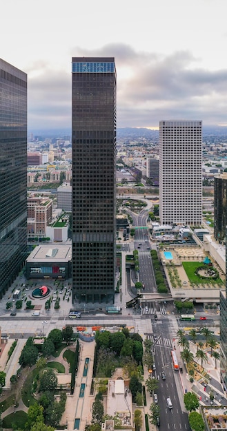 Złożony widok z lotu ptaka na panoramę miasta