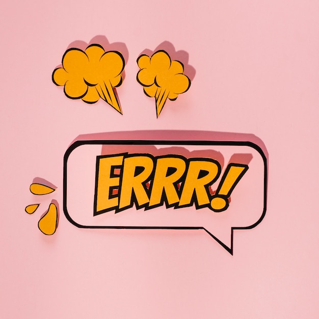 Bezpłatne zdjęcie Żółtego literowania emocjonalny tekst na mowa bąblu z elementami na różowym tle