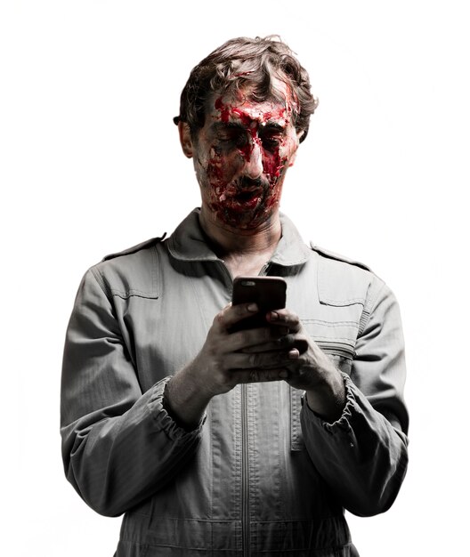 Zombie wpisując w telefonie