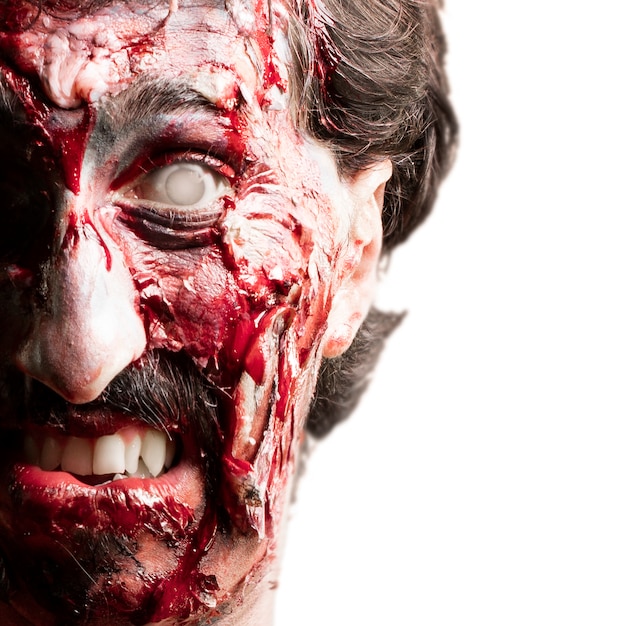 Bezpłatne zdjęcie zombie z białym okiem