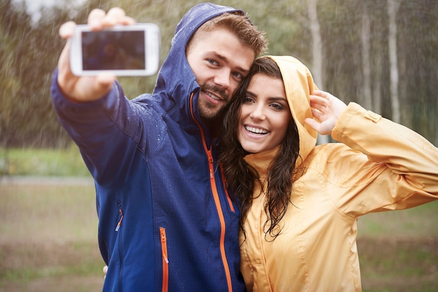 Zróbmy sobie selfie w ten deszczowy dzień