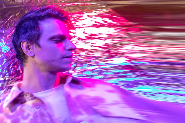 Photo Gratis abstract vaporwave portrait of man
