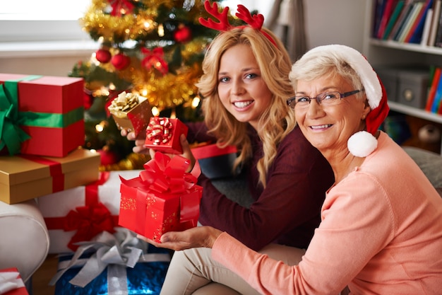 La abuela siempre nos visita en Navidad