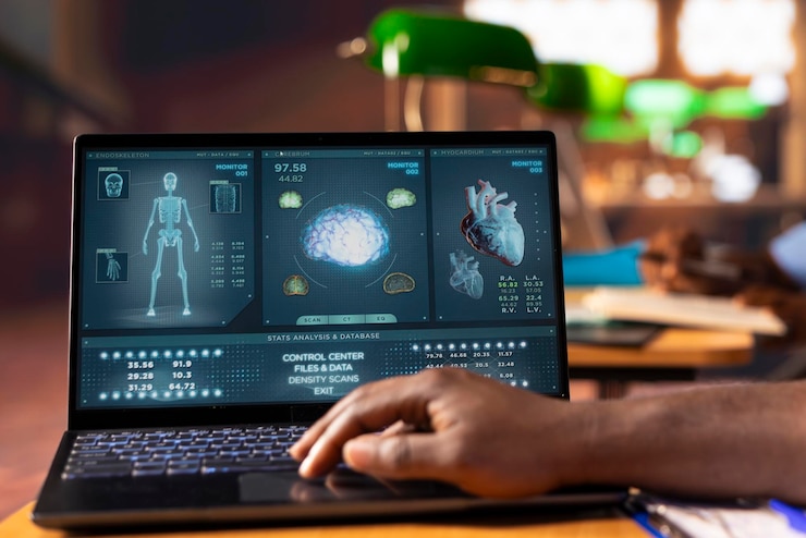 Foto gratuito un académico negro de la escuela de medicina estudiando y tomando notas usando información en línea