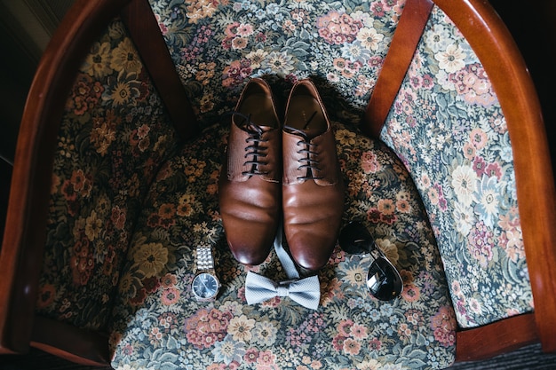 Accesorios para el novio el día de la boda.