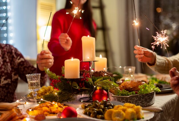 Acogedoras escenas de invierno con la familia.