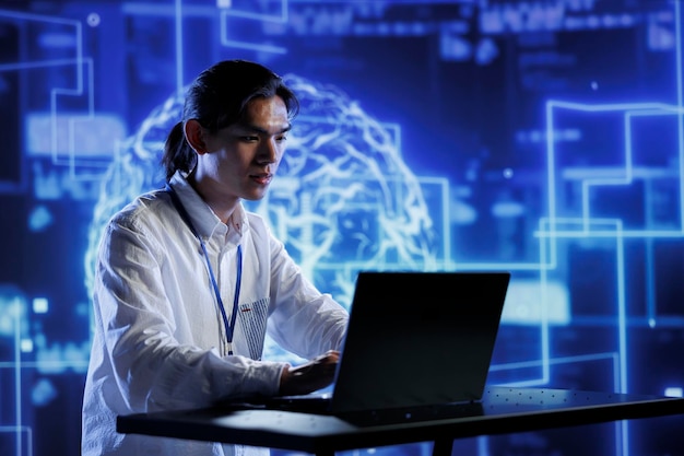 Administrador haciendo una simulación de IA