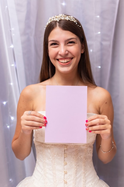 Adolescente celebrando su fiesta de cumpleaños