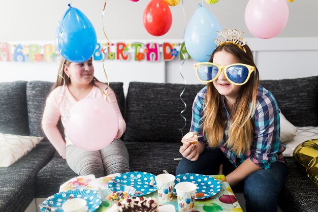 Adolescentes en la fiesta de cumpleaños