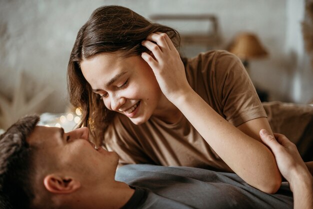 Adorable, pareja joven, enamorado