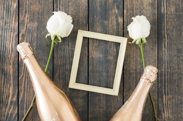 Adornos de boda con botella de champagne