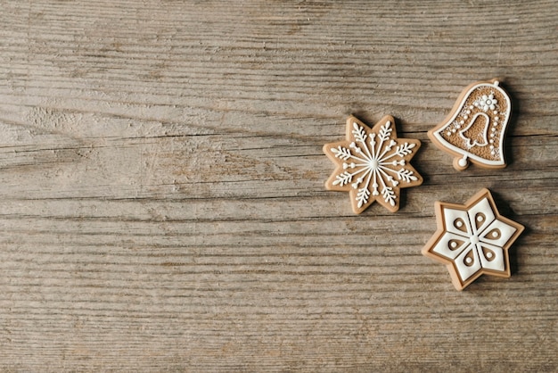 Adornos de galletas navideñas con espacio de copia