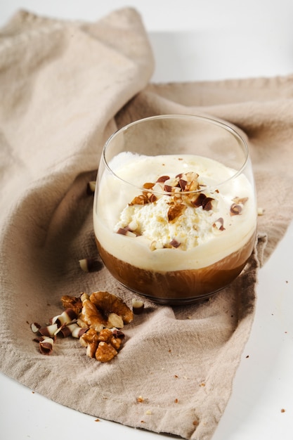 Affogato café con helado en una taza