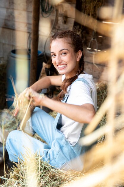 La agricultora relajarse al aire libre