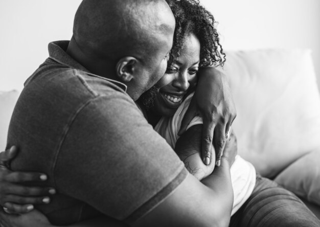 Una alegre pareja negra