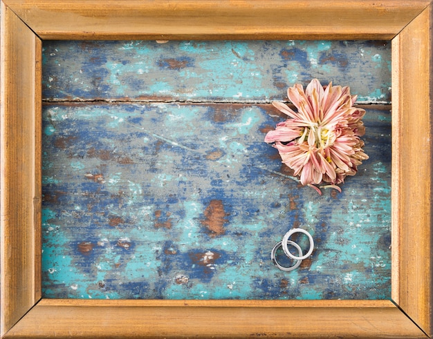 Alianzas de boda con adornos