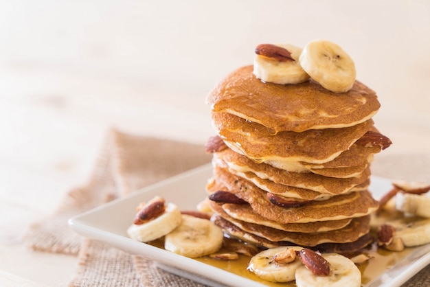 Almendra banana panqueque