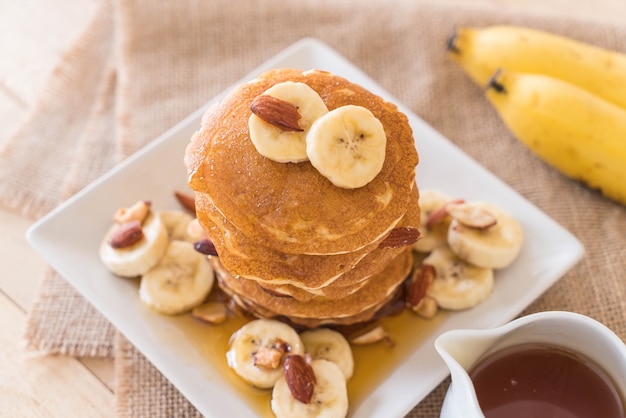 Almendra banana panqueque