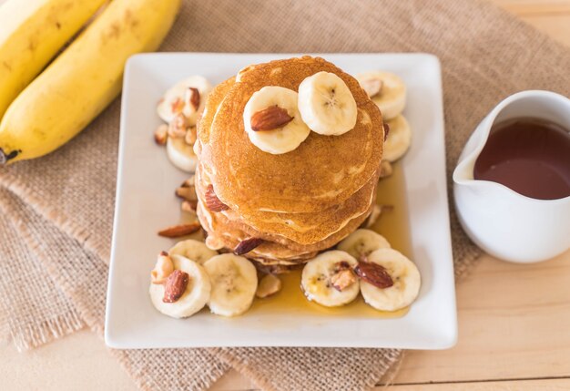 Almendra banana panqueque