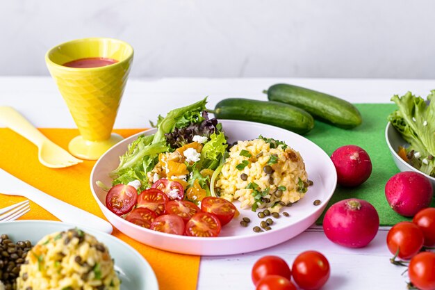 Almuerzo vegano para niños, risotto de calabaza con lentejas