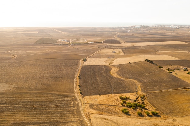 Alta vista de llanuras secas tomadas por drone