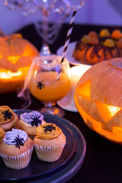 Alto ángulo del delicioso concepto de comida de halloween