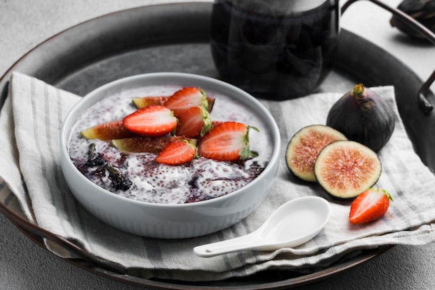 Alto ángulo de delicioso desayuno saludable