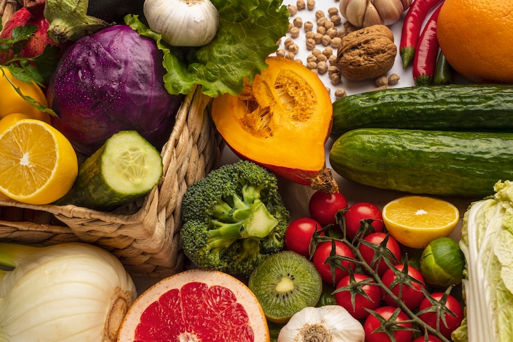 Foto gratuito alto ángulo de surtido de verduras.