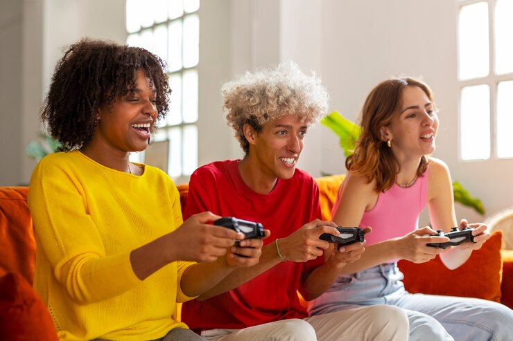 Foto gratuito amigos de tiro medio jugando videojuegos